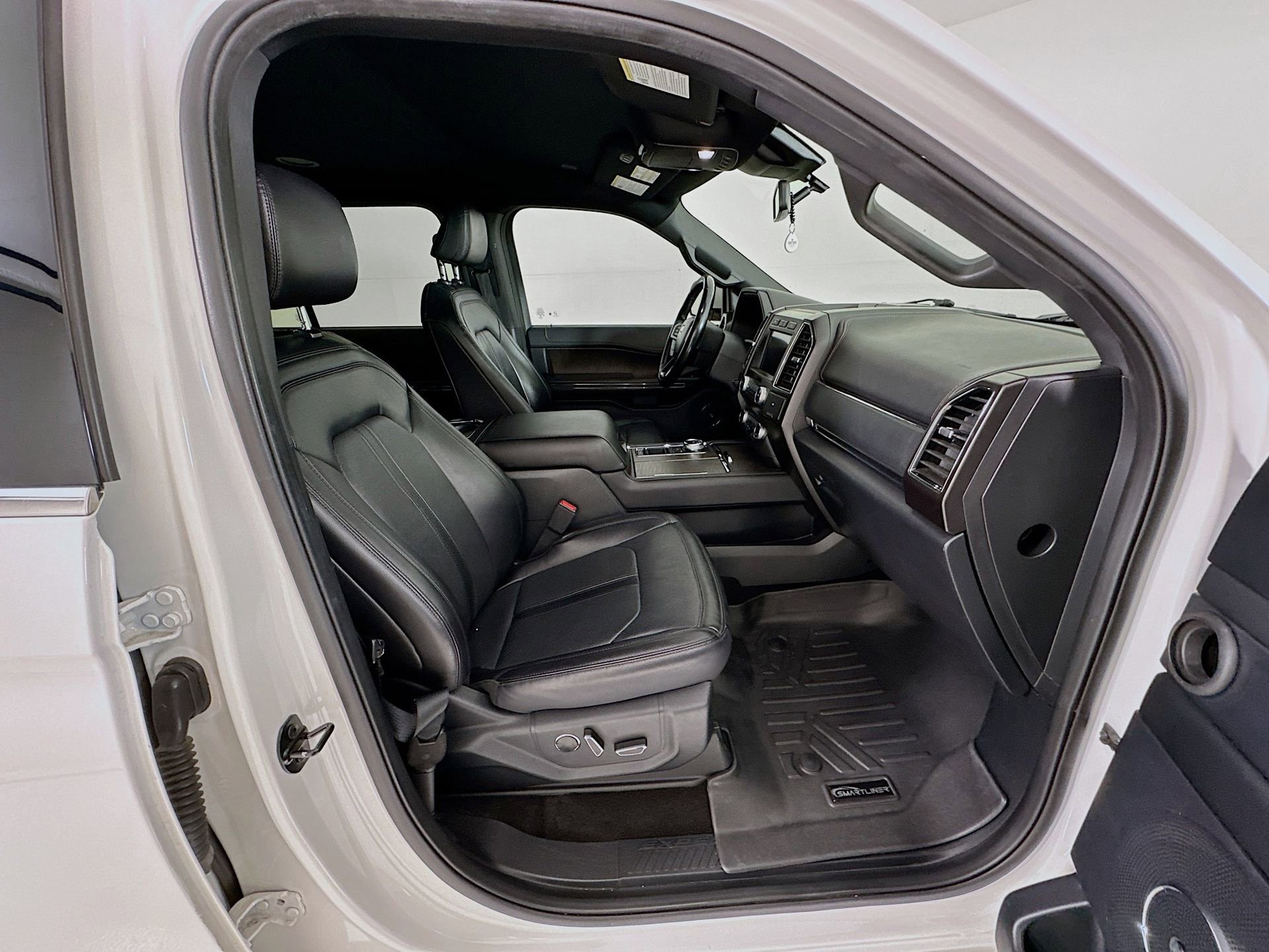 Used 2021 Ford Expedition Limited image 32