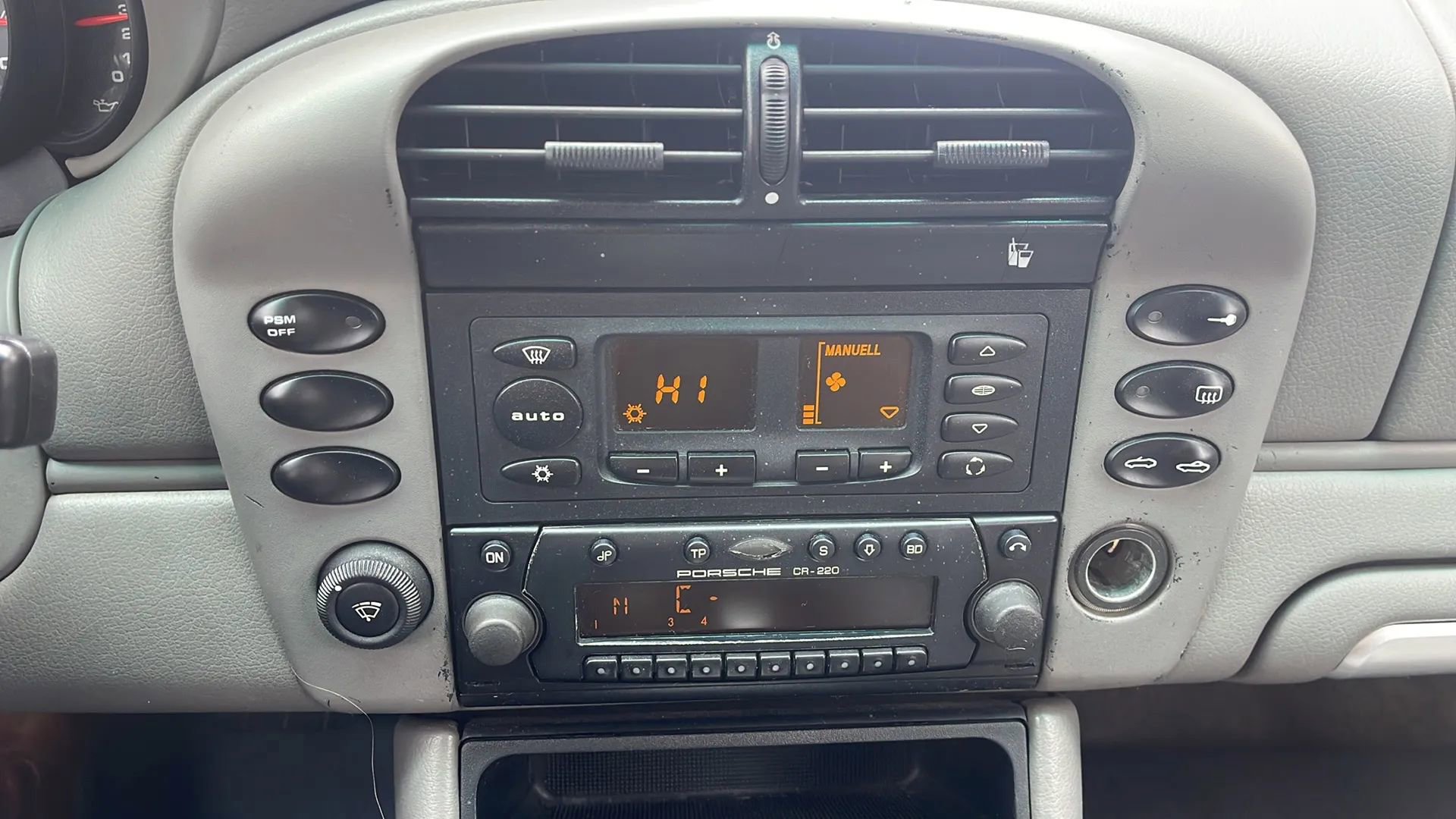 Used 2002 Porsche 911 Cabriolet image 20