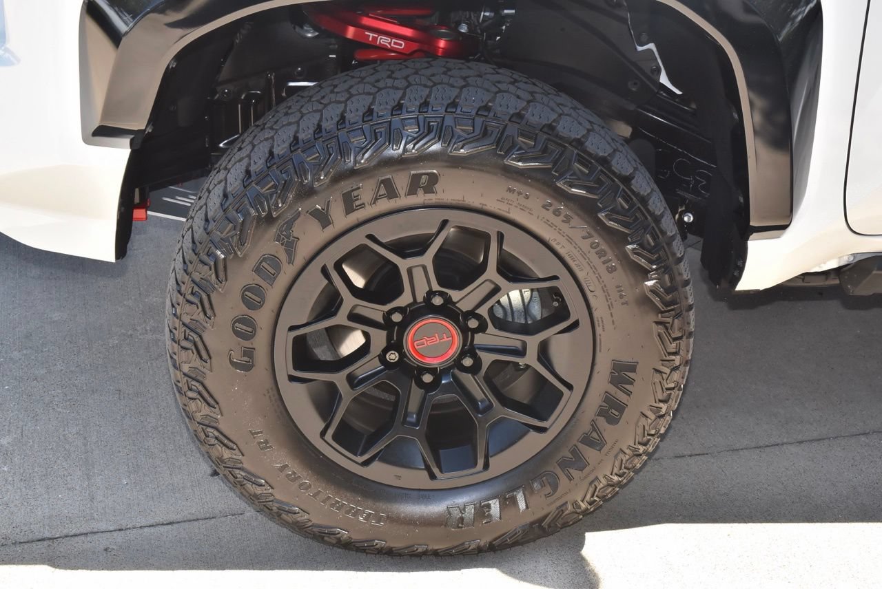 Used 2025 Toyota Tacoma TRD Pro AWD/4WD image 41