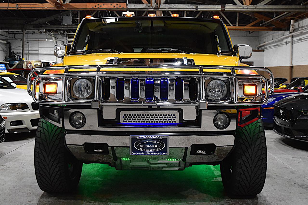 Used 2004 HUMMER H2 w/ Preferred Equipment Group AWD/4WD image 2