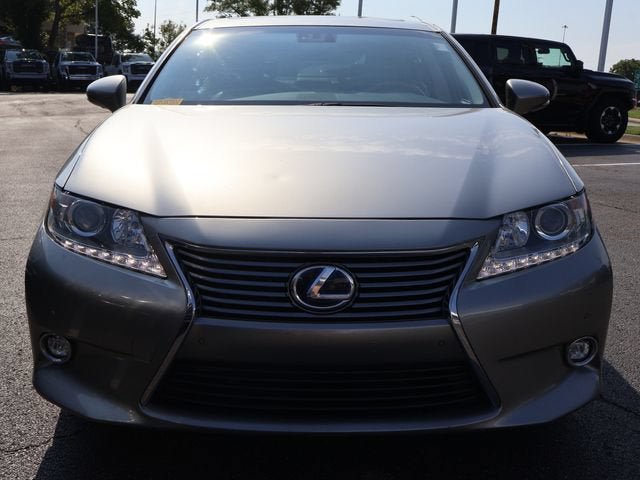 Used 2015 Lexus ES 300h w/ Navigation System Package FWD image 2