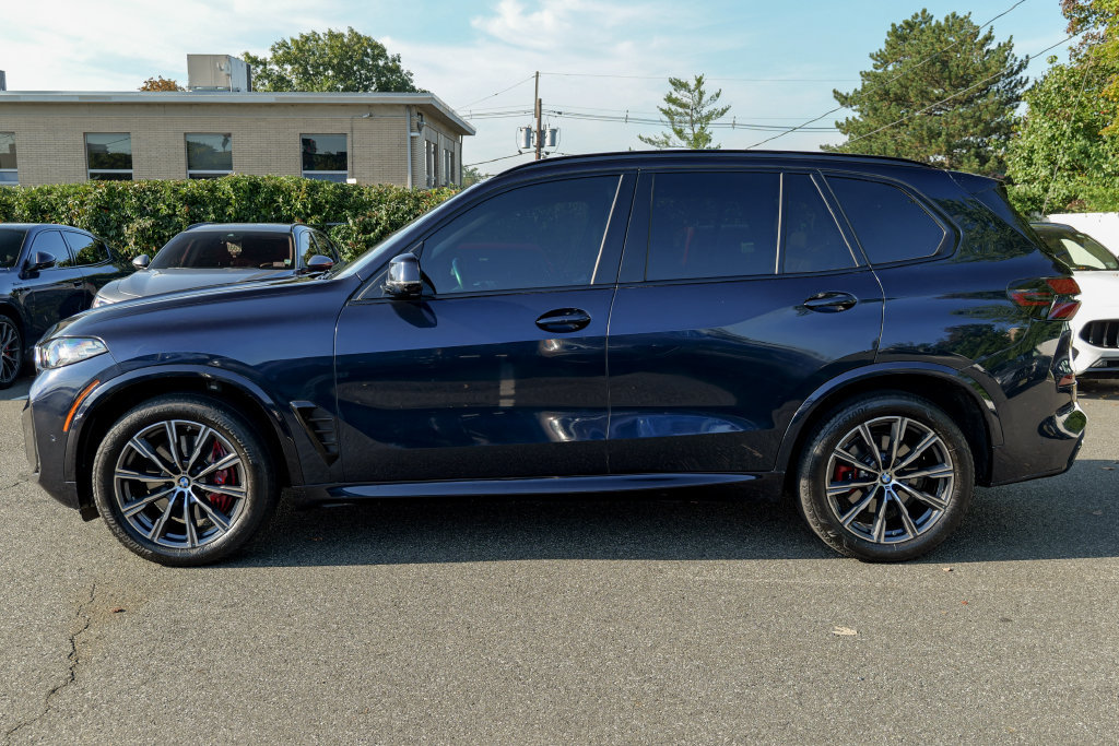 Used 2024 BMW X5 xDrive40i w/ M Sport Package AWD/4WD image 4