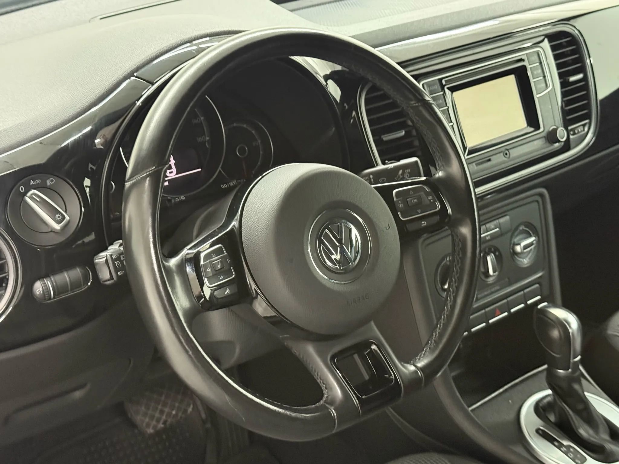 Used 2017 Volkswagen Beetle 1.8T S image 15