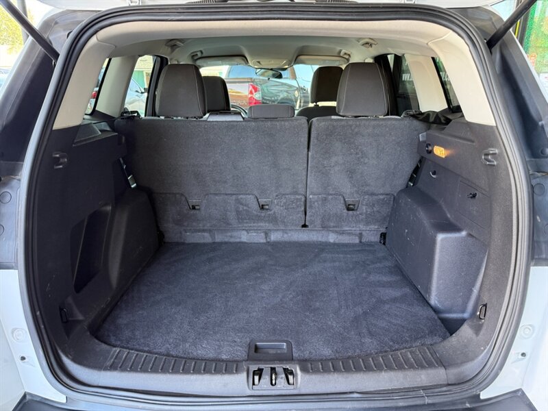 Used 2017 Ford Escape SE FWD image 35