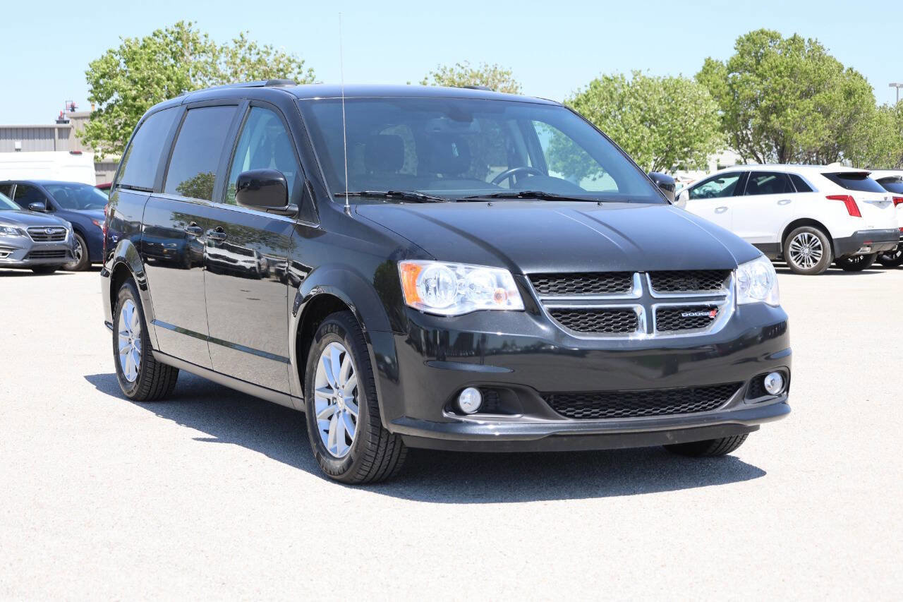 Used 2019 Dodge Grand Caravan SXT FWD image 4