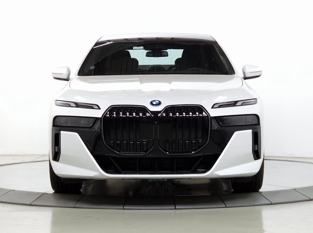 New 2026 BMW 750e xDrive w/ Luxury Rear Seating Package image 2