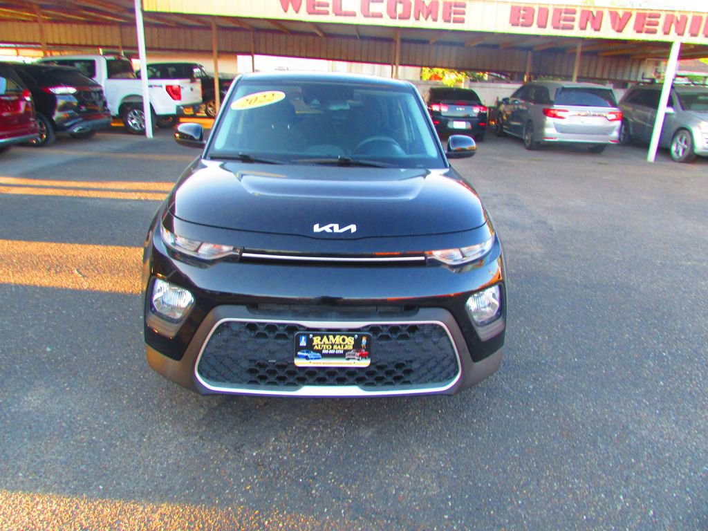 Used 2022 Kia Soul S image 2