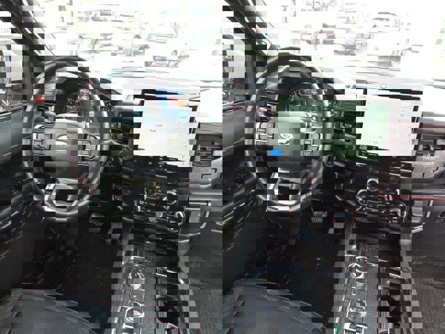 Used 2024 Ford Expedition Limited image 40