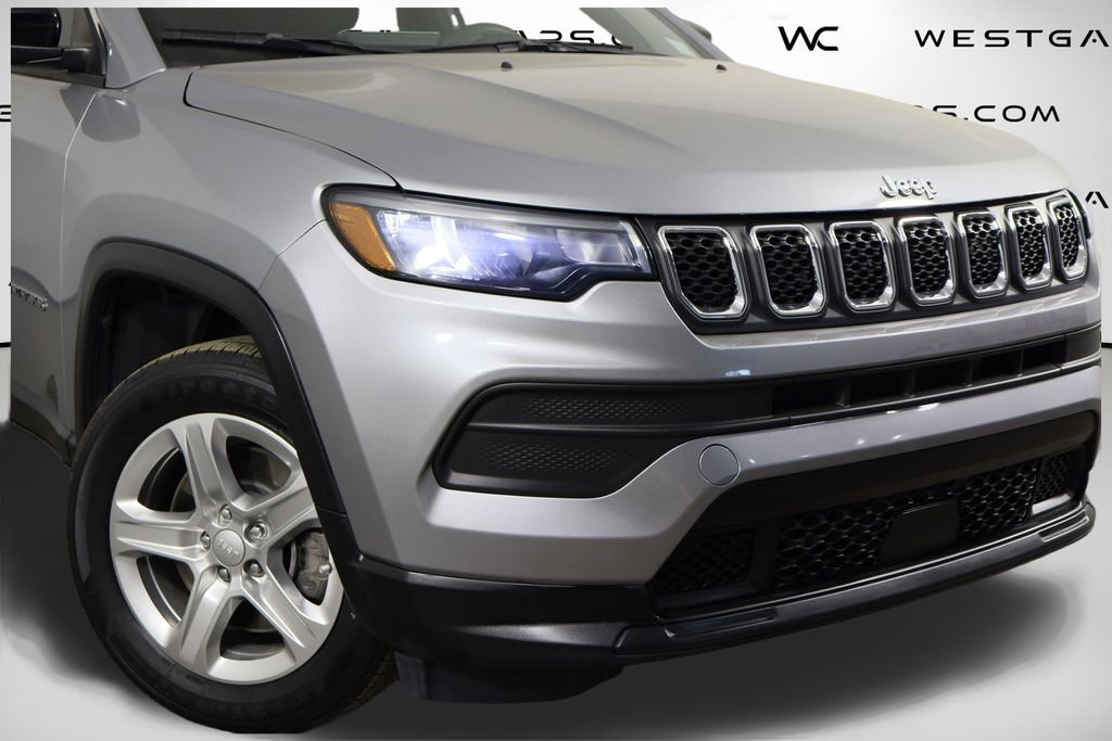 Used 2023 Jeep Compass Sport image 41