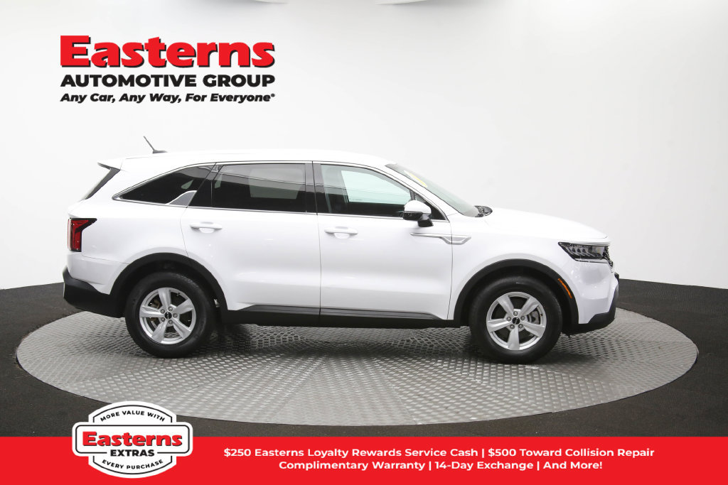 Used 2023 Kia Sorento LX FWD image 44