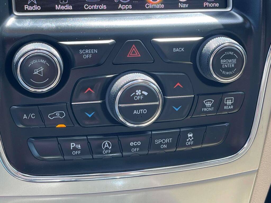 Used 2016 Jeep Grand Cherokee Limited AWD/4WD image 31