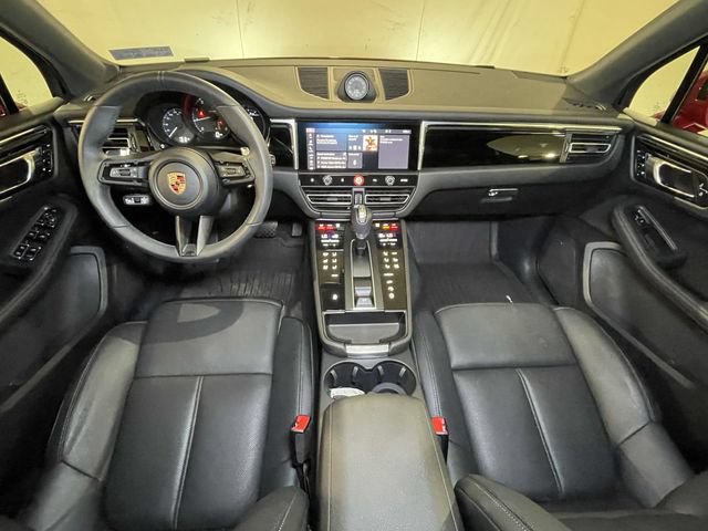 Certified 2026 Porsche Macan AWD/4WD image 25