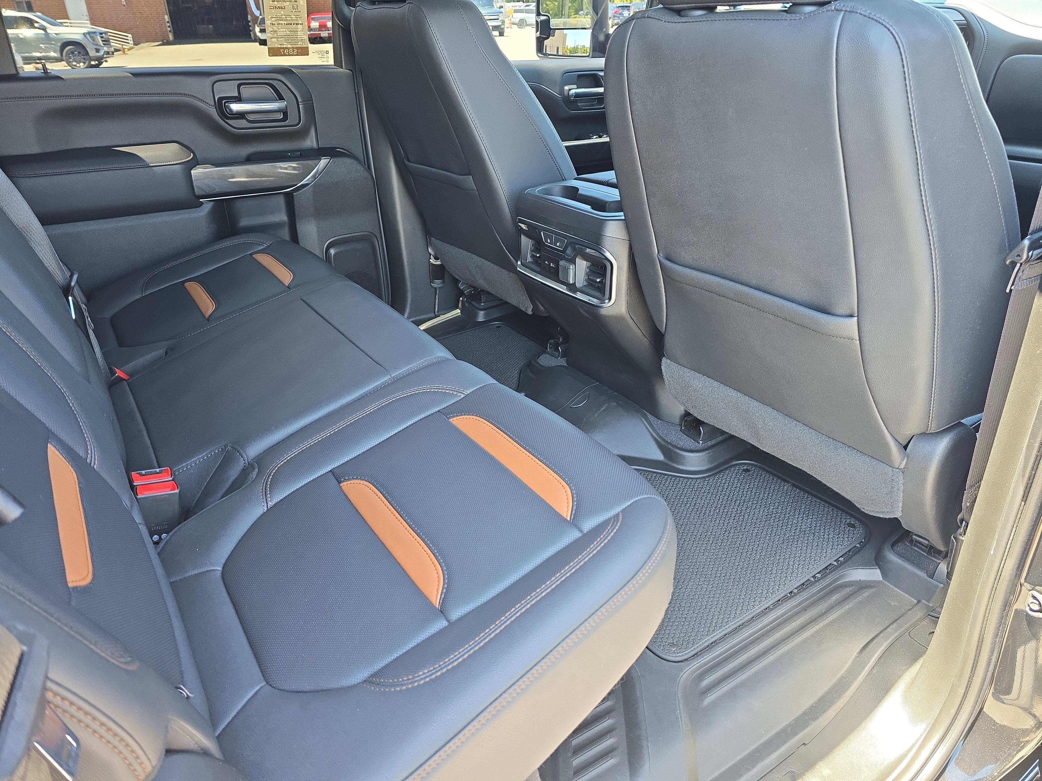 Used 2023 GMC Sierra 2500 AT4 w/ AT4 Premium Plus Package AWD/4WD image 11