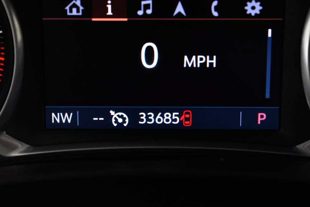 Used 2021 Chevrolet Traverse LT FWD image 35