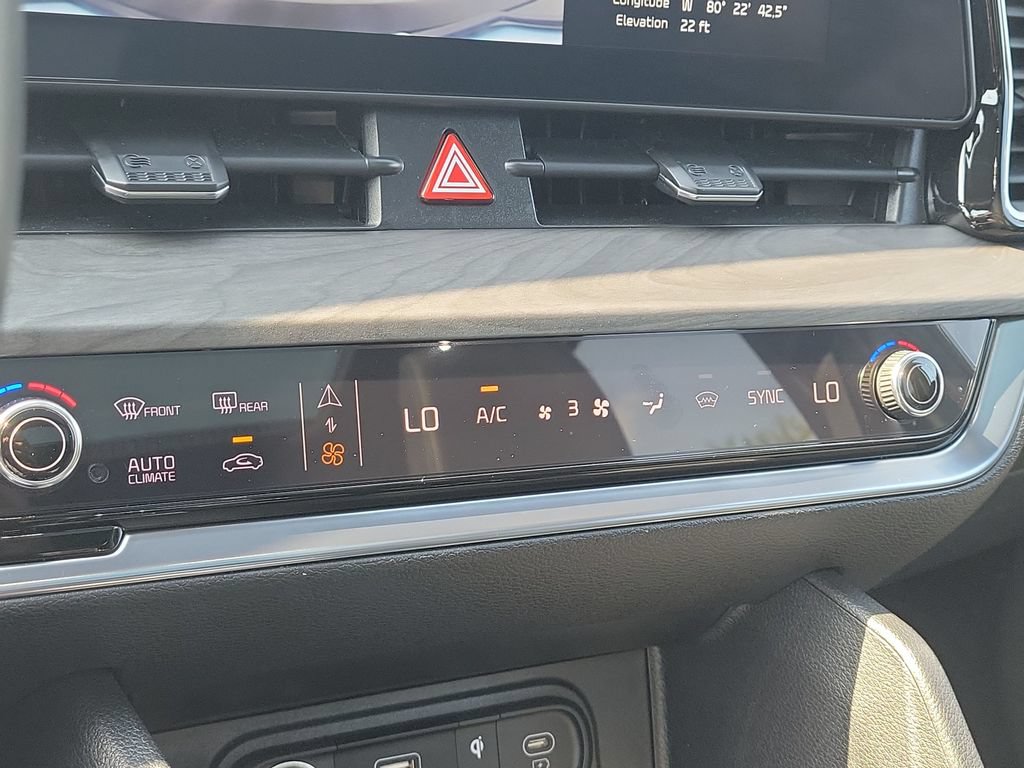Certified 2024 Kia Sportage X-Pro AWD/4WD image 17