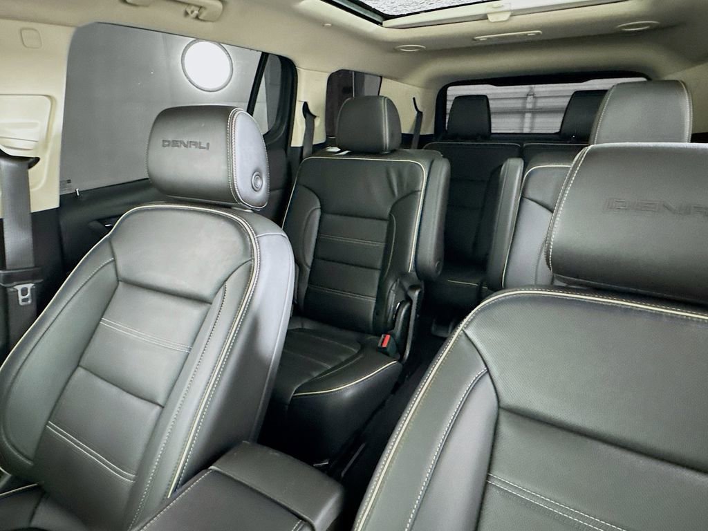 Used 2023 GMC Acadia Denali w/ Denali Ultimate Package FWD image 20