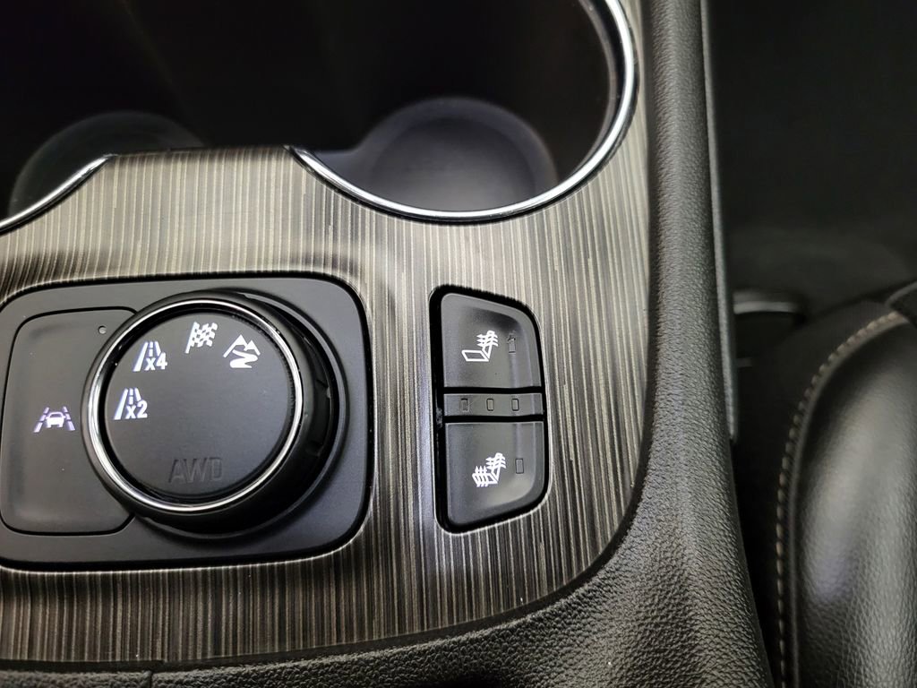 Certified 2023 GMC Acadia SLT image 9