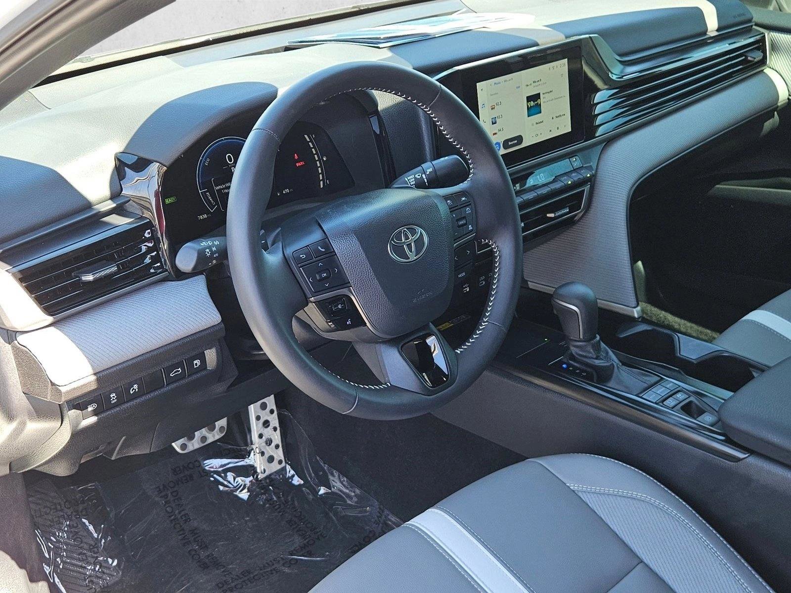 Used 2026 Toyota Camry SE w/ Convenience Package FWD image 12