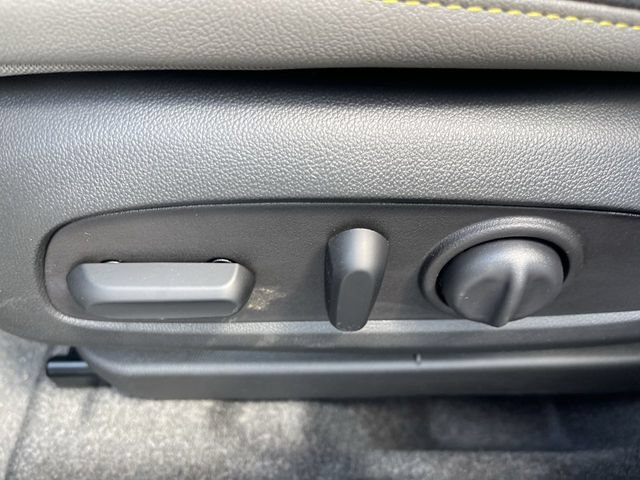 New 2026 Chevrolet Trax ACTIV w/ Sunroof Package FWD image 12
