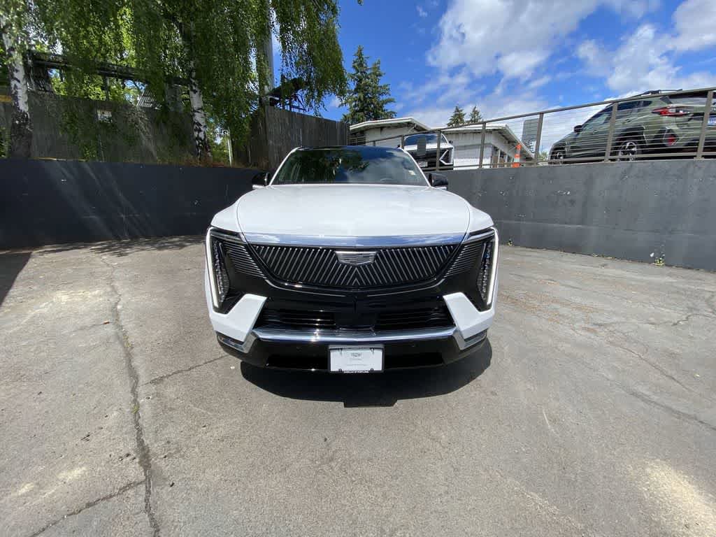 Certified 2025 Cadillac Escalade IQ Luxury 2 AWD/4WD image 9