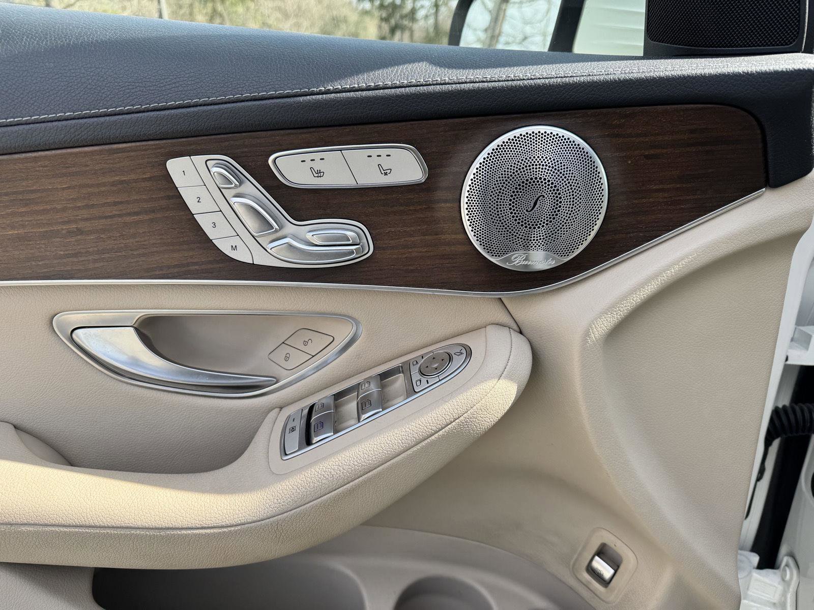 Used 2020 Mercedes-Benz GLC 300 4MATIC Coupe image 6