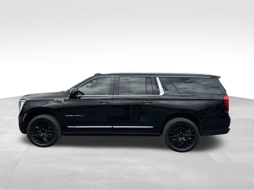 Used 2025 GMC Yukon XL Denali w/ Sun & Power Step Package image 13