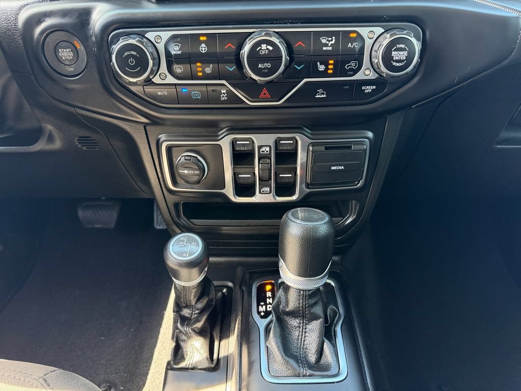 Used 2023 Jeep Wrangler Unlimited w/ Cold Weather Group AWD/4WD image 11