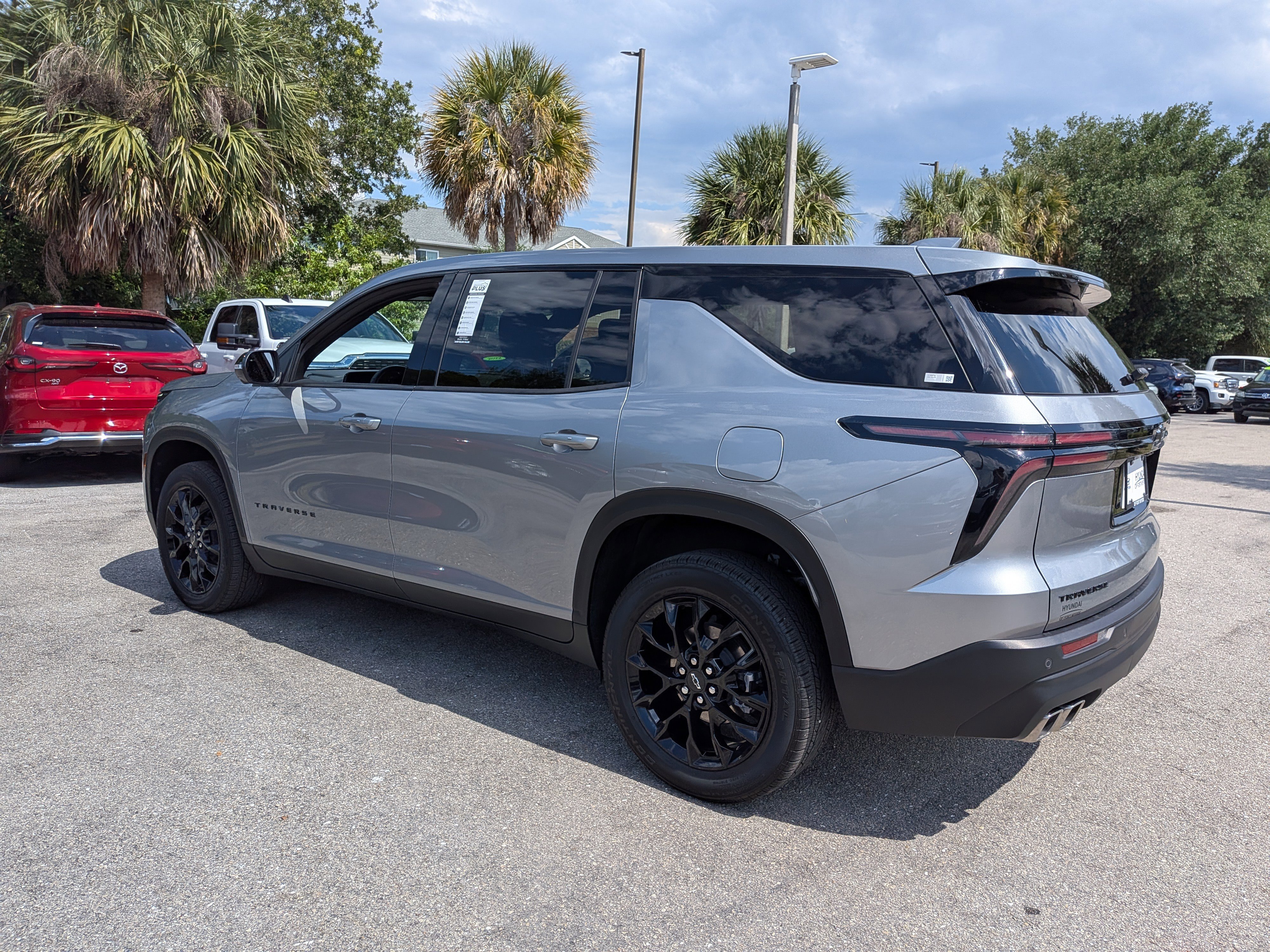 Used 2024 Chevrolet Traverse LS w/ Midnight/Sport Edition FWD image 5