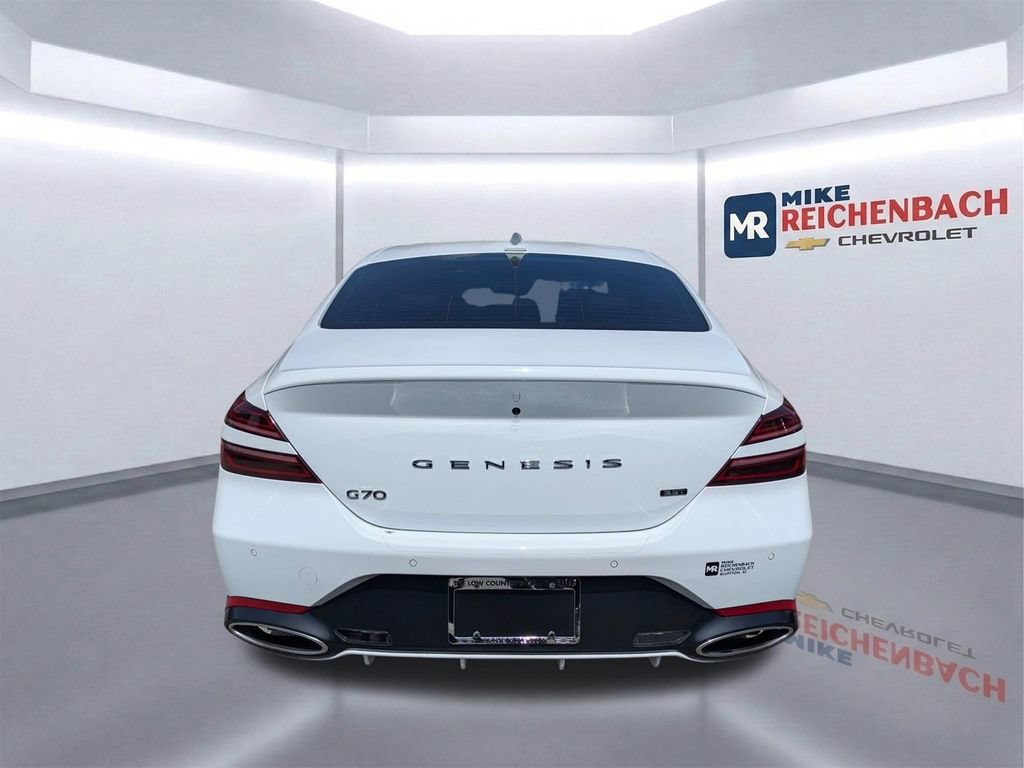 Used 2022 Genesis G70 3.3T RWD image 5