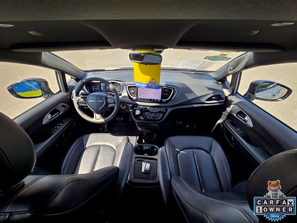 Used 2024 Chrysler Pacifica Limited FWD image 61