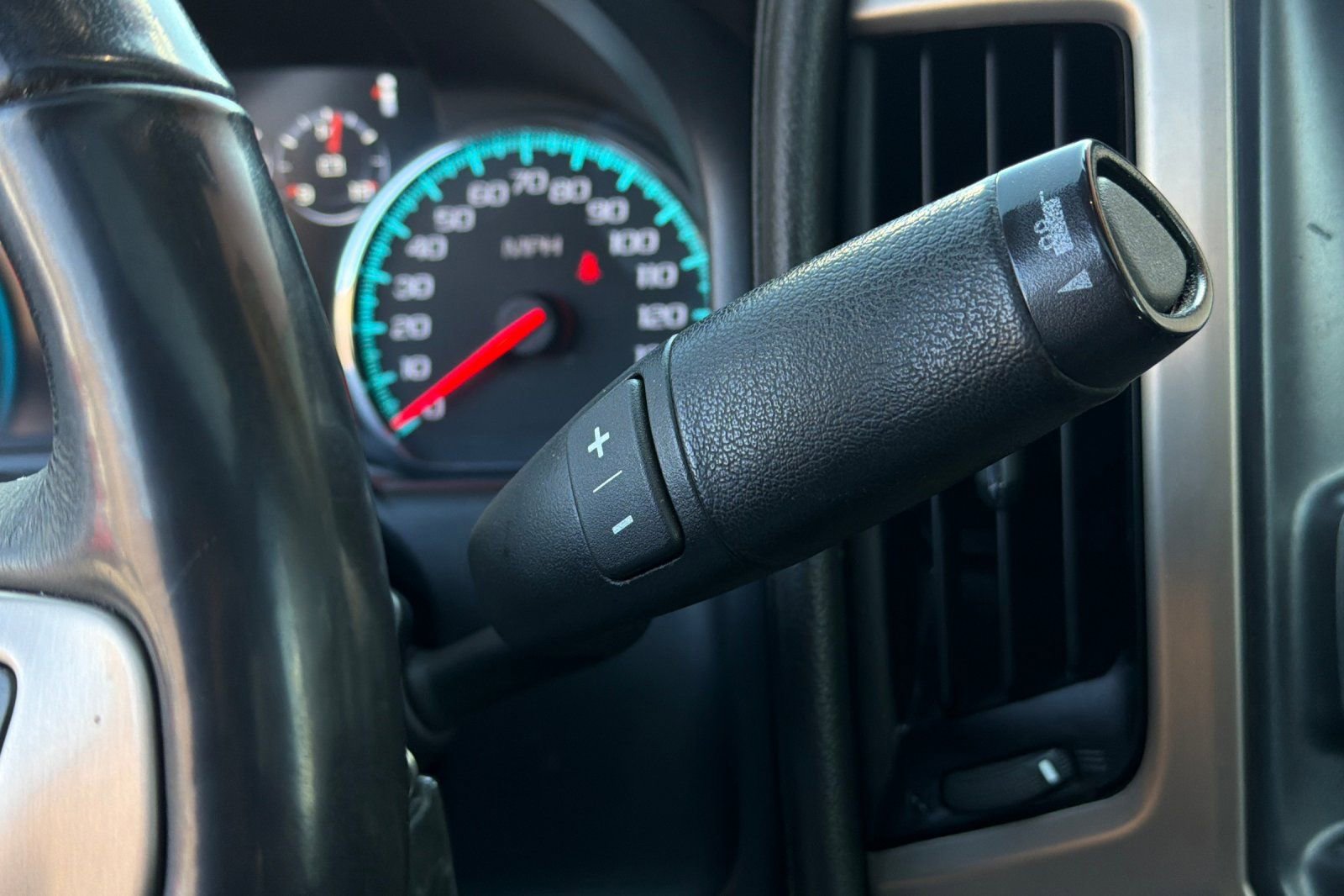 Used 2018 GMC Sierra 2500 Denali w/ Duramax Plus Package image 31