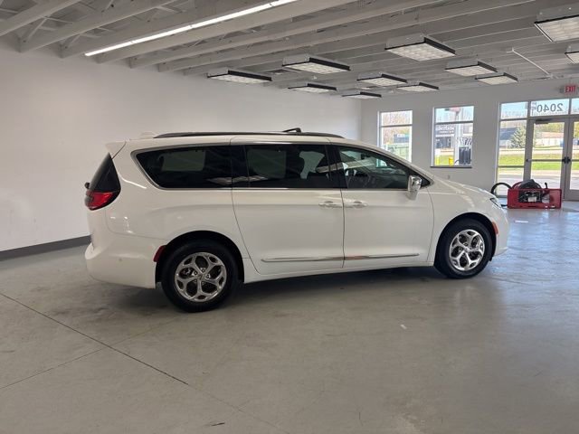 Used 2021 Chrysler Pacifica Limited w/ Premium & Safety Sphere Group AWD/4WD image 12