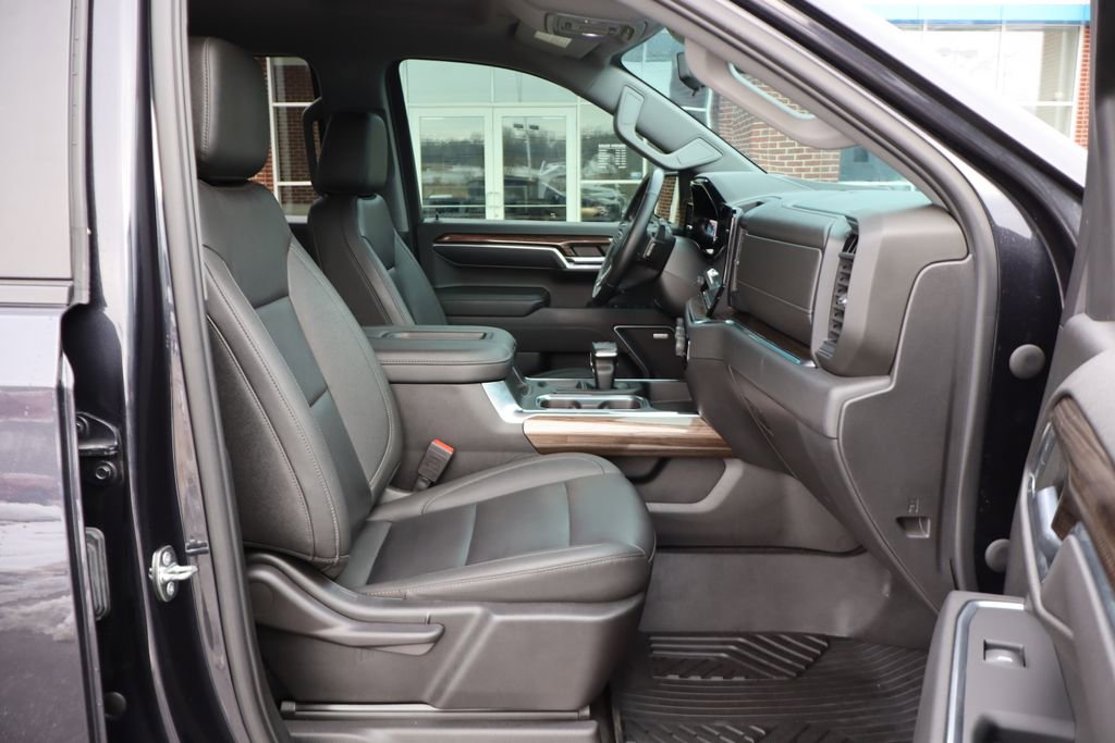 Used 2022 Chevrolet Silverado 1500 LT Trail Boss w/ LT Trail Boss Premium Package image 49