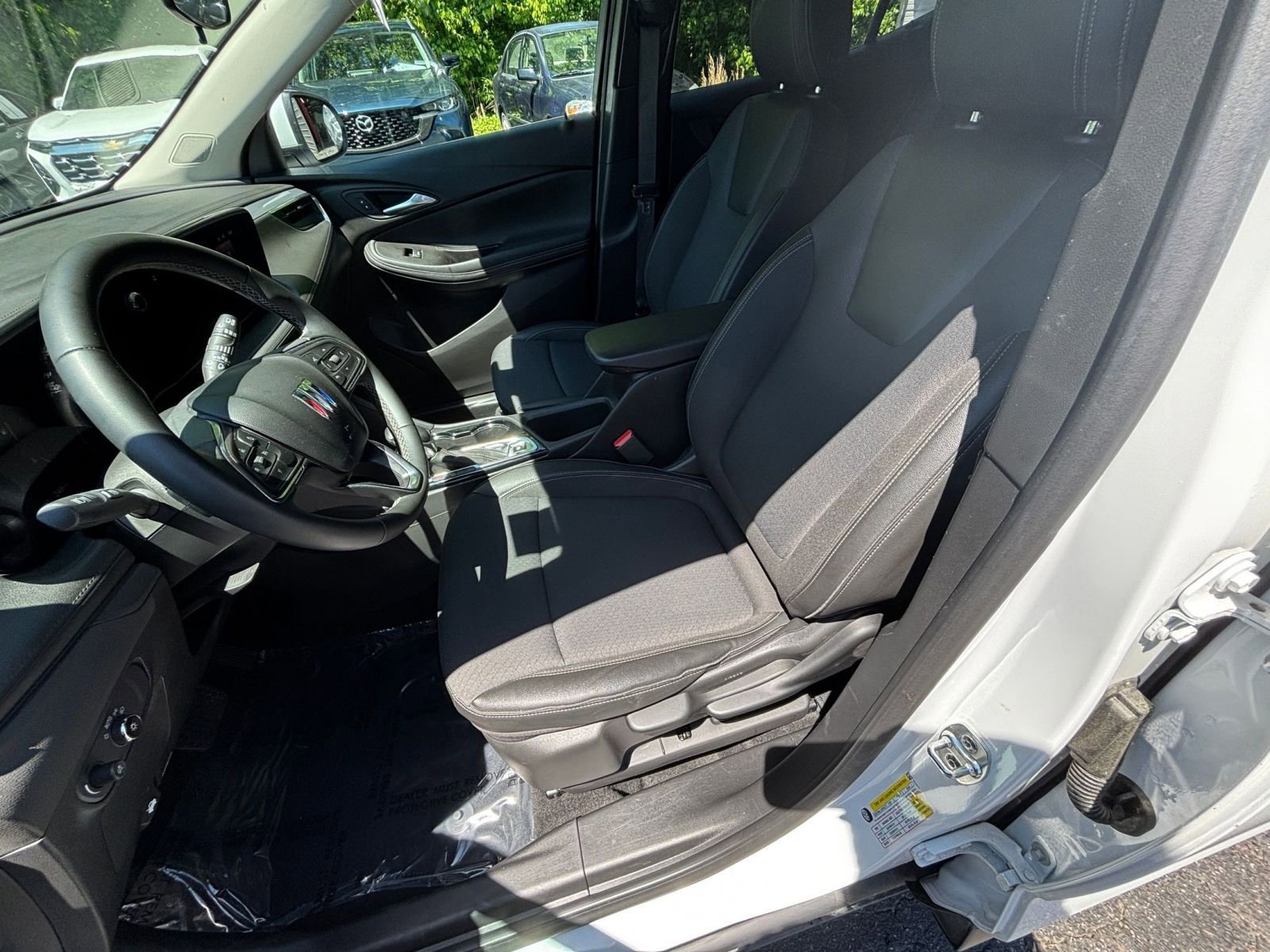 Used 2025 Buick Encore GX Preferred FWD image 31