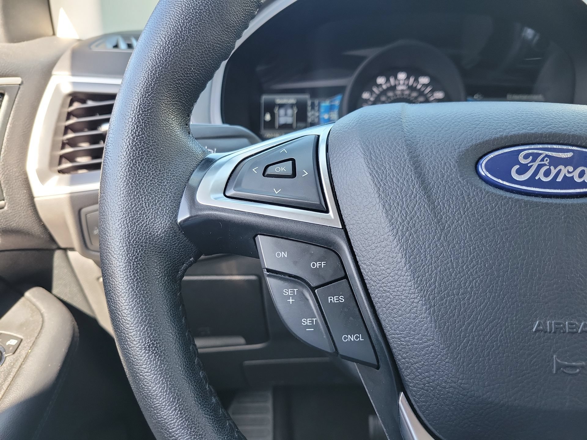 Used 2024 Ford Edge SEL AWD/4WD image 30