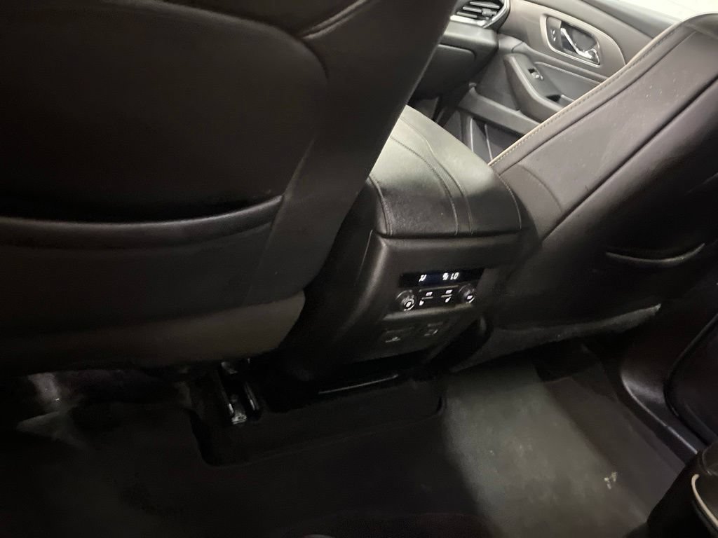 Used 2023 Chevrolet Traverse Premier w/ Redline Edition FWD image 22