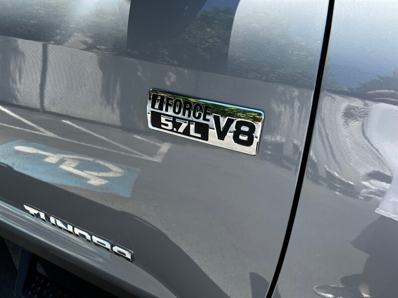 Used 2019 Toyota Tundra SR5 AWD/4WD image 9