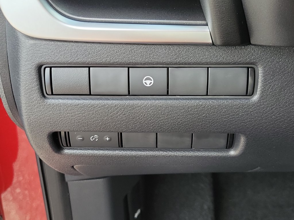 Certified 2023 Nissan Rogue SV FWD image 31