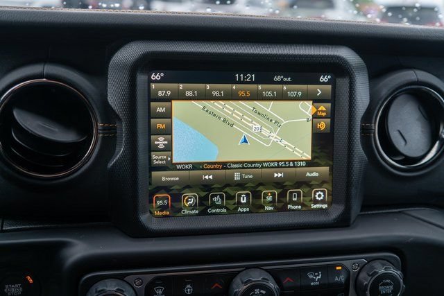 Used 2023 Jeep Wrangler Unlimited Sahara AWD/4WD image 22