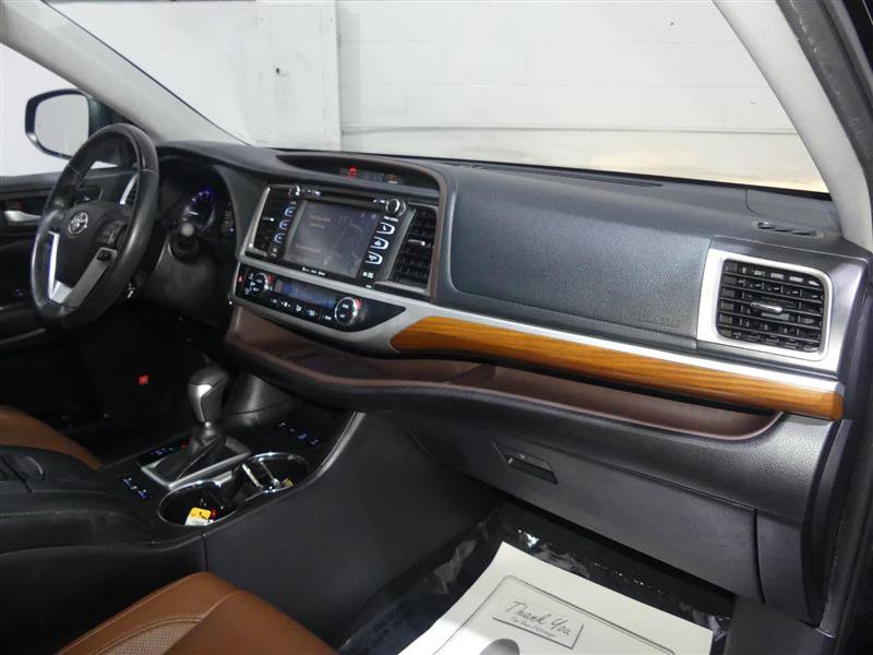Used 2019 Toyota Highlander Limited AWD/4WD image 25