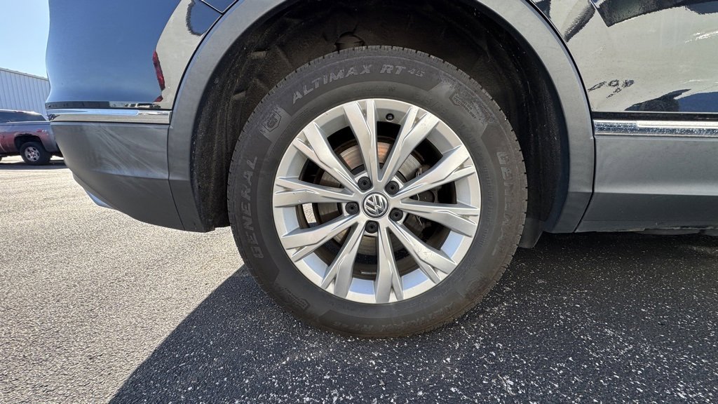 Used 2018 Volkswagen Tiguan SE image 36