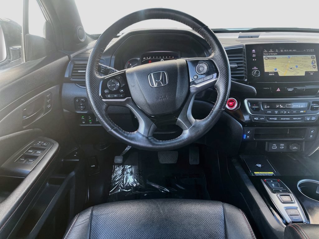 Used 2025 Honda Passport Black Edition image 23