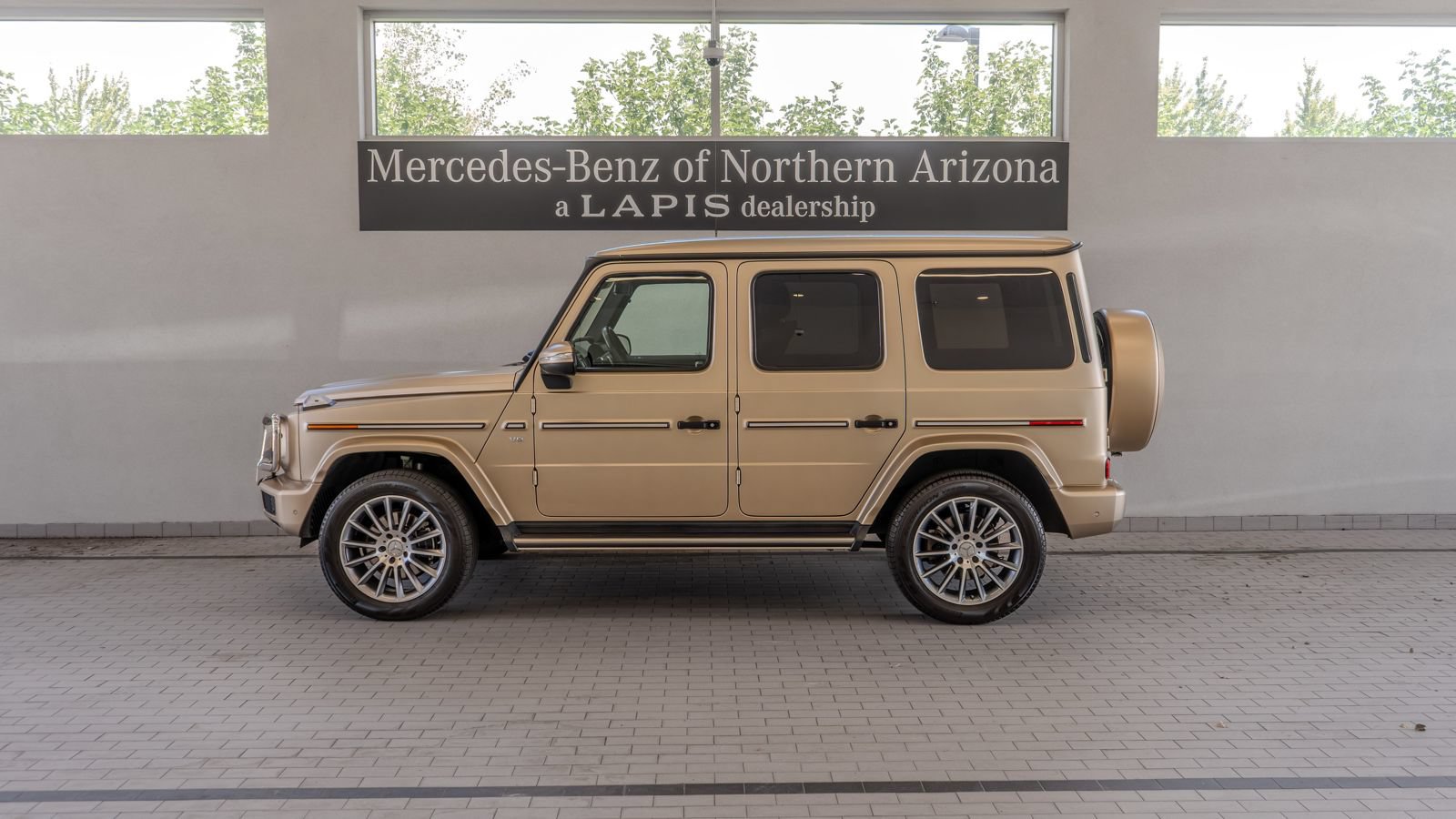 Used 2023 Mercedes-Benz G 550 image 2