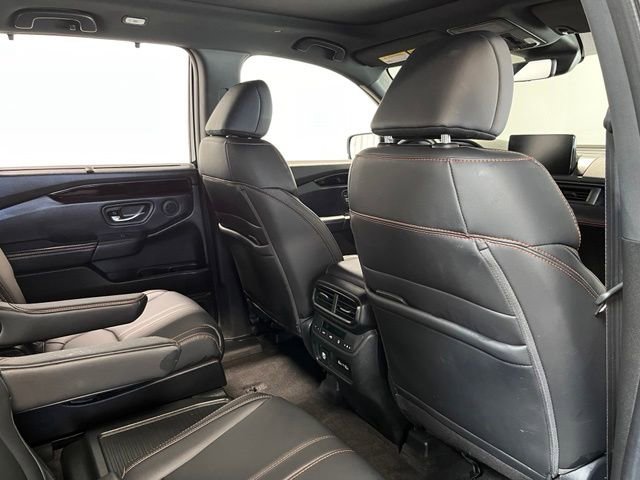 Used 2023 Honda Pilot TrailSport image 14