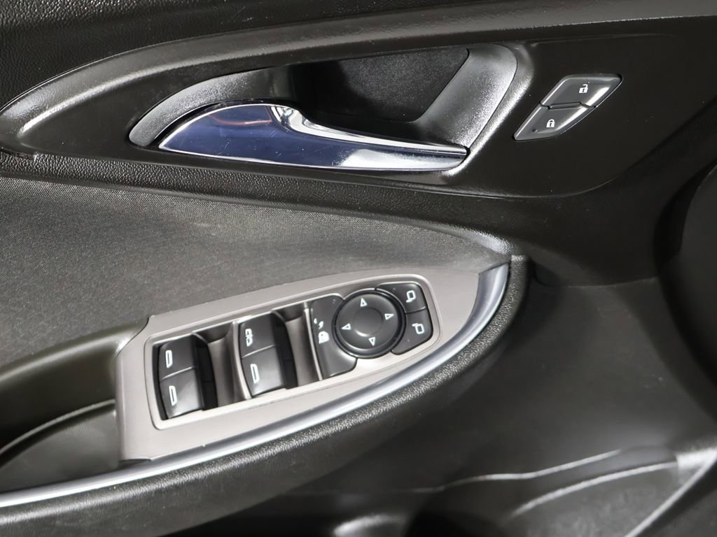 Used 2020 Chevrolet Malibu LT image 29