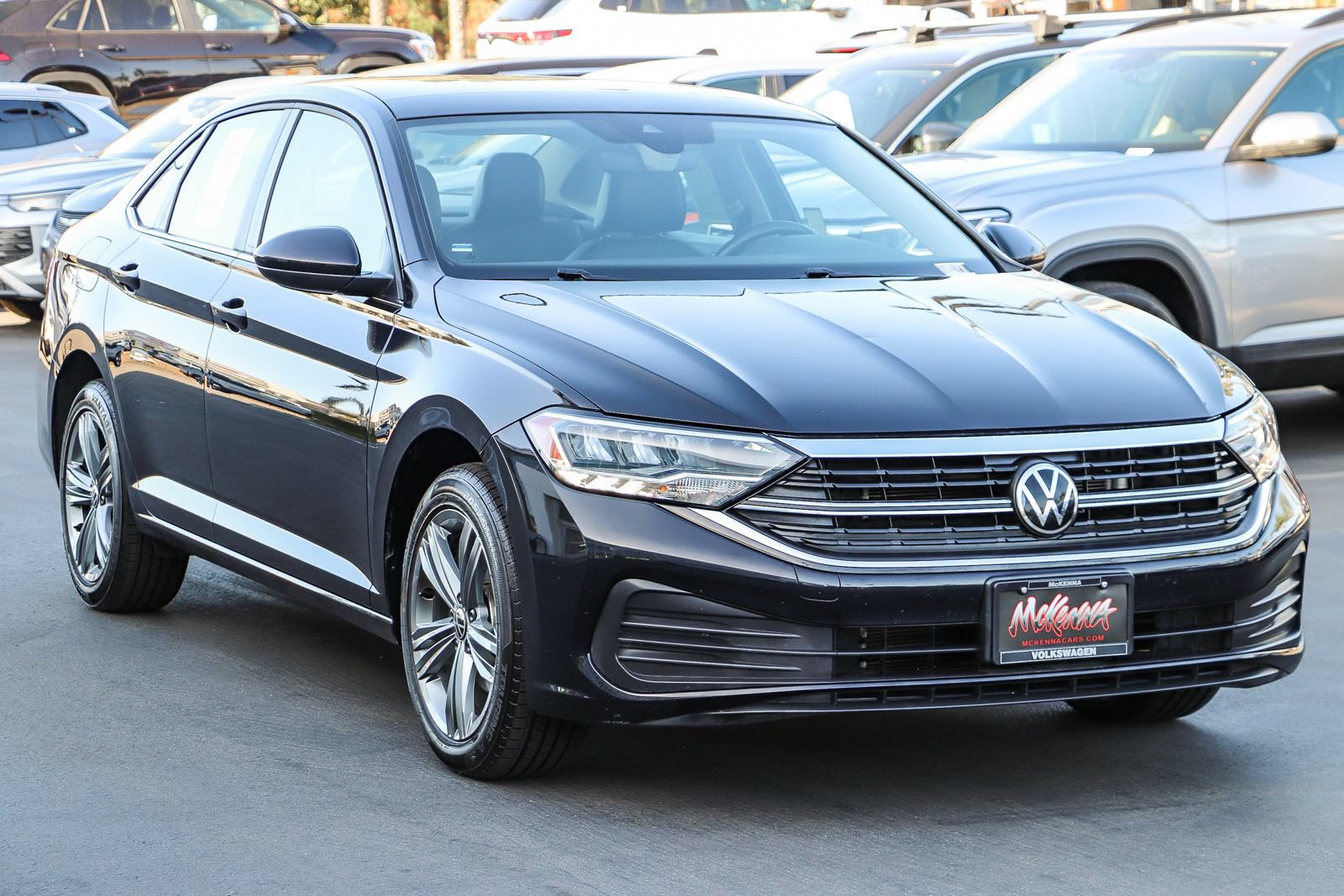 Used 2024 Volkswagen Jetta SE FWD image 3