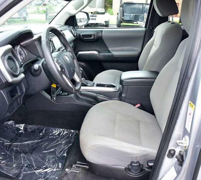 Used 2017 Toyota Tacoma SR5 w/ Tow Package AWD/4WD image 10