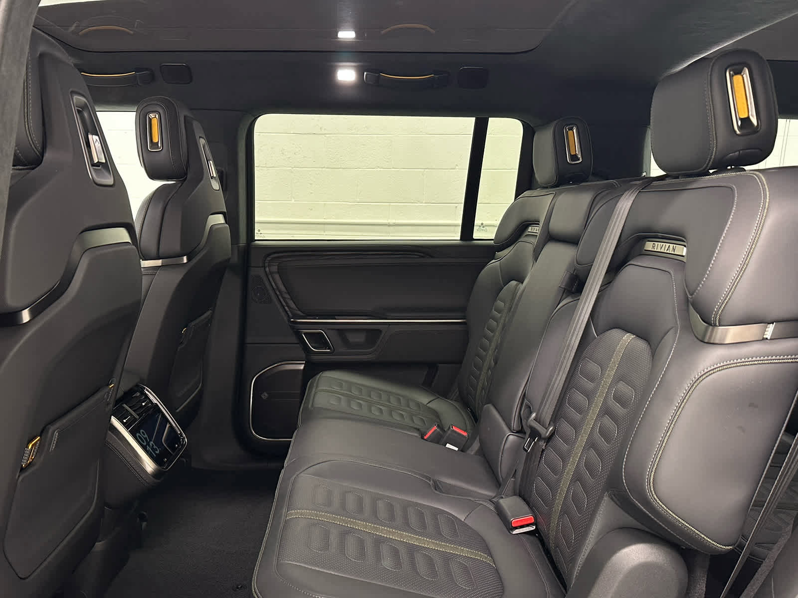 Used 2024 Rivian R1S Adventure image 15