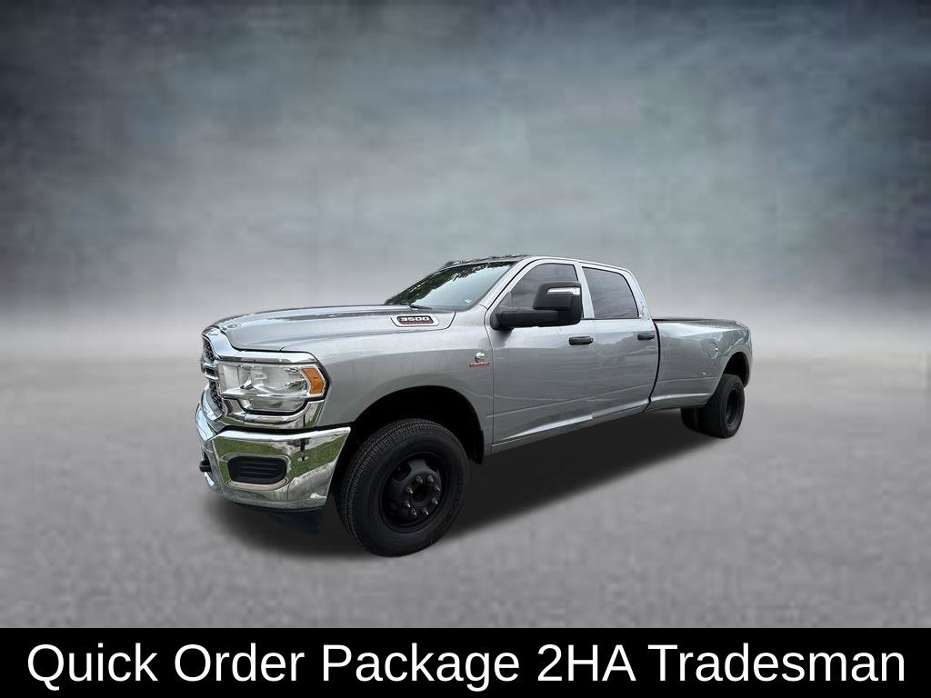 Used 2024 RAM 3500 Tradesman w/ Chrome Appearance Group AWD/4WD image 3