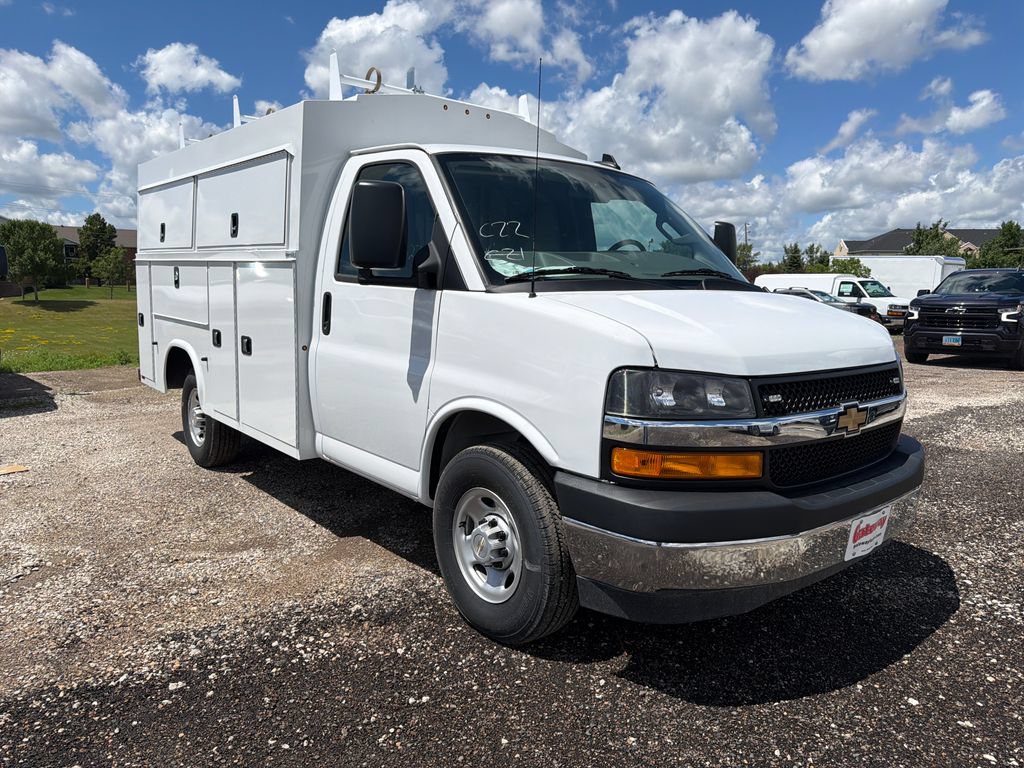 New 2025 Chevrolet Express 3500 w/ Power Convenience Package RWD image 4